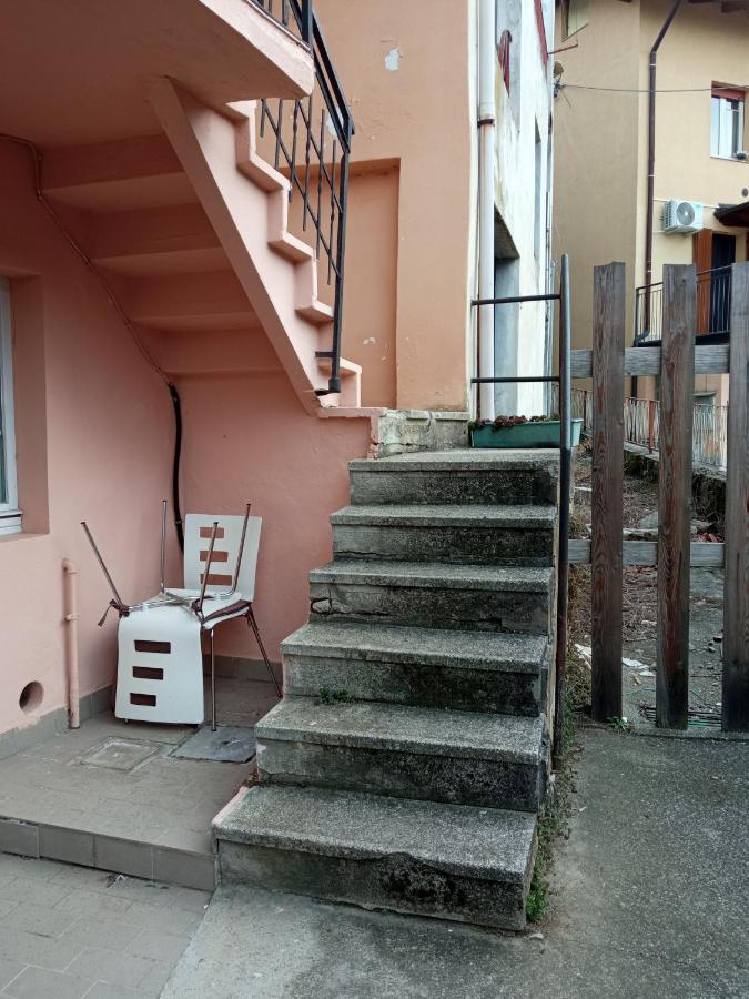 شقة Cute Little Flat With View, 20 Mins To Bgy Airport Pradalunga المظهر الخارجي الصورة