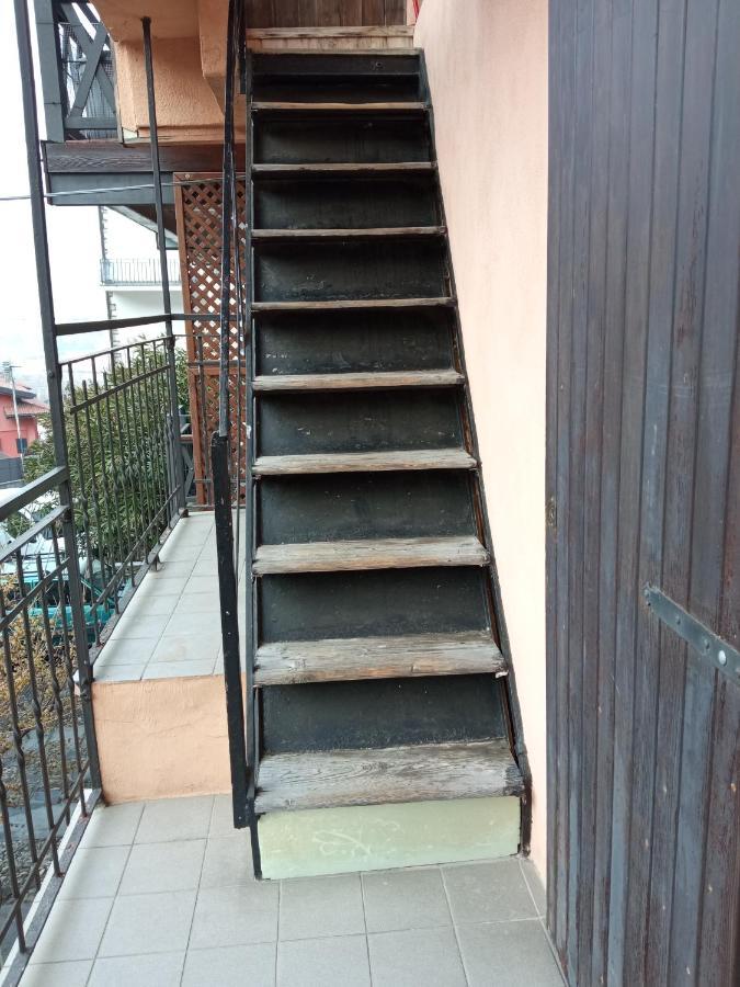 شقة Cute Little Flat With View, 20 Mins To Bgy Airport Pradalunga المظهر الخارجي الصورة